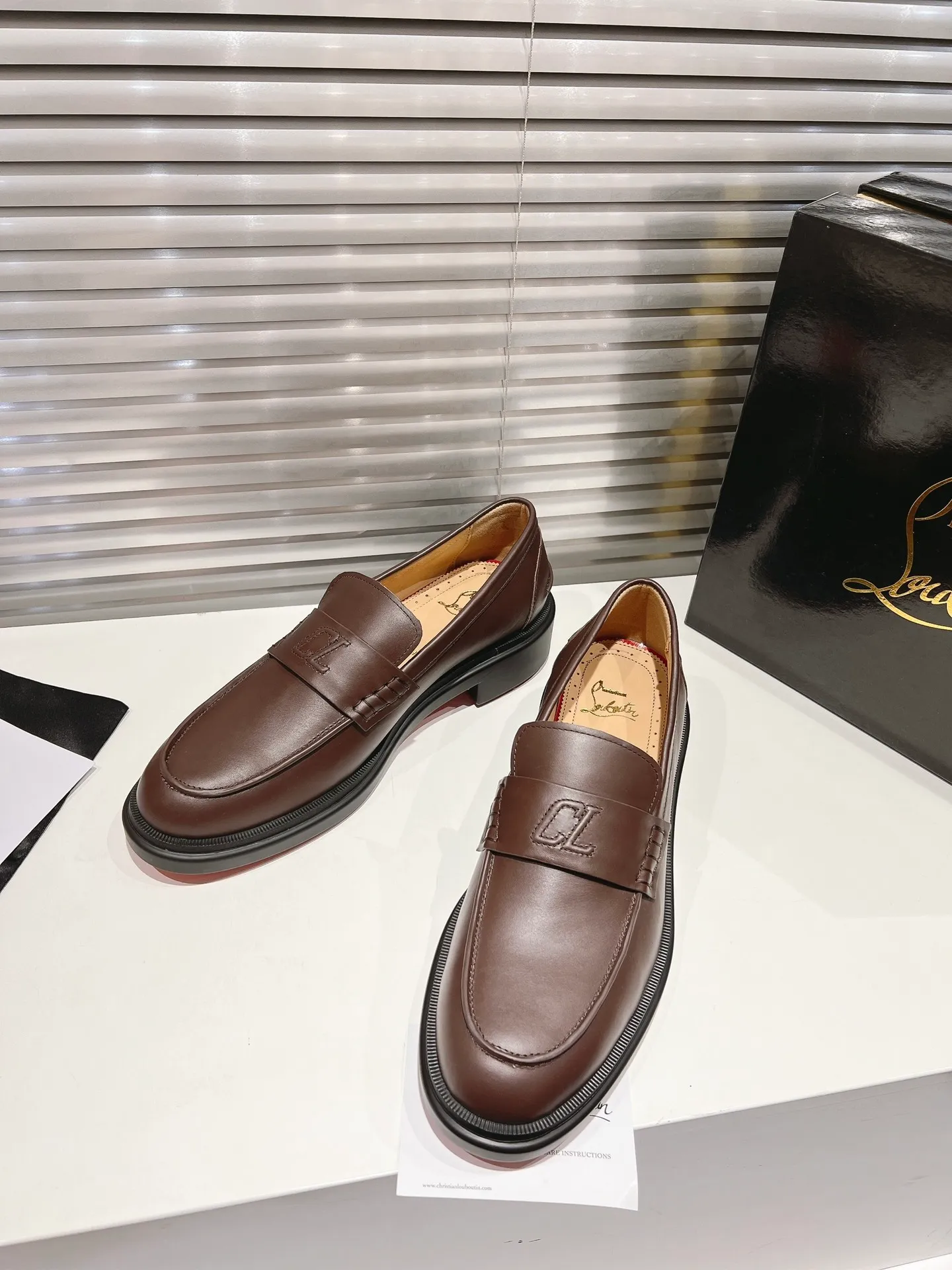 👟👟Ex-factory price 760👟👟 ╔Tire bottom Loaf🆑Black cowhide╗ ·Top version customization·2024𝐬𝐬 𝑪𝒉𝒓𝒊𝒔𝒕𝒊𝒂𝒏 𝑳𝒐𝒖𝒃𝒐𝒖𝒕𝒊𝒏 ▪️No matter the last shape, fabric, diamonds, nails, lining, outsole, they are as close as possible to ZP... ▪️The original sole is specially provided by the original factory ▪️The lining is imported water-dyed cowhide ▪️The private customization time is about 3-7 days —————— Size: Men's 39M-46M
